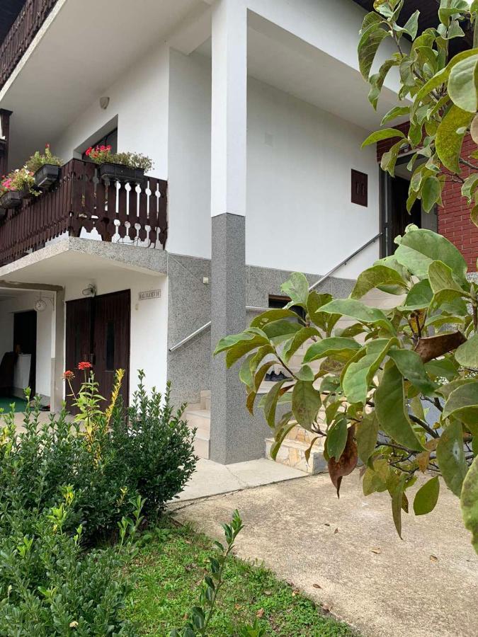 Guest House Husejn Dubrave Gornje Exteriör bild